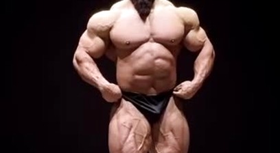 Hadi Choopan Sexy Posing