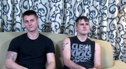 Army men blowing each other and stuffing their tight asses