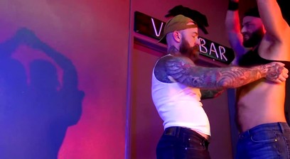 Jack Dixon cum on Tryp Bates face after plowing Jake Morgans