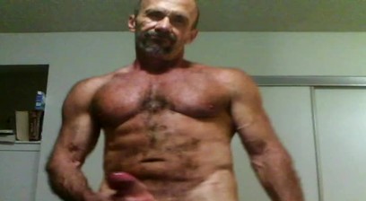 Exhibit Muscle and Big Dick Hard