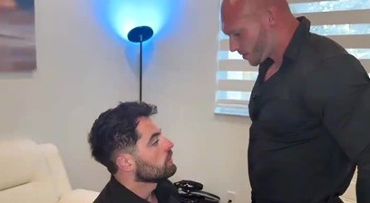 Ruggery Valdivia & White Rhino