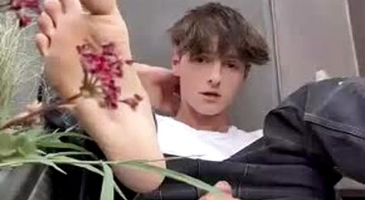 Cute Str8 Twunk Cock Feet Ass and Cum