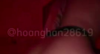 Vietnamese - Bé Hân nhỏ xíu chuyên húp những cây hàng khủng long P1