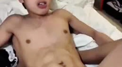 Thai boy is again showing off his move Euro_0304