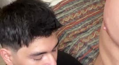 Peruvian muscledhunk fucks handsome twink