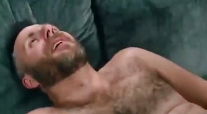 ối sao lén lút nhìn thế