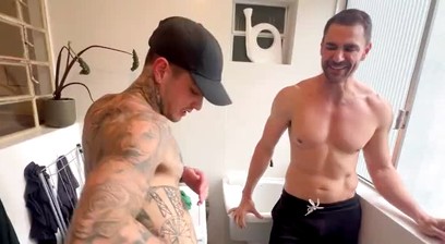 I went to visit an old friend and ended up fucking him.