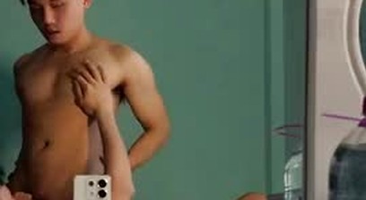 Lê Anh Kiên livestream with his BF (4)