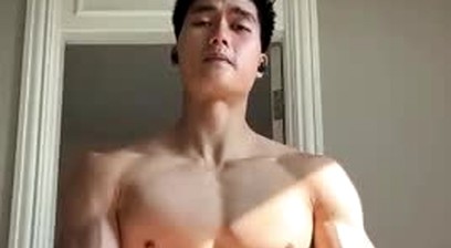 Chinese muscular gay star cumshot
