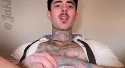 Handsome guy Jakipz masturbating