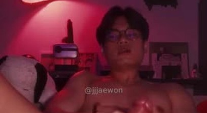 Jaewon jerking off