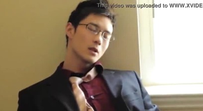 Muscly gay asian stud stroking