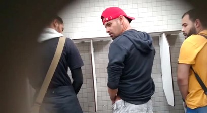 Espiando pelo buraco da fechadura - Parte 2 (repost)