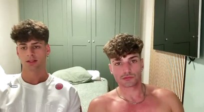 Italian boys wank off