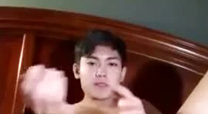 Smiling verbal twink cam JO