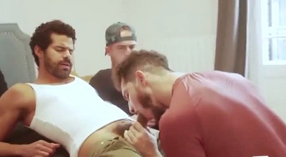 323.- Nos ligamos a un chulazo en la playa.