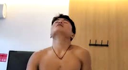 Chinese gym fit man solo cumshot