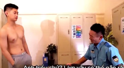 Cậu học sinh và anh cảnh sát may mắn