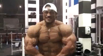 Roelly Winklaar Sexy Gym Posing