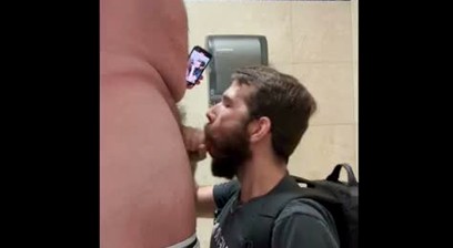 Sucking a fan at the airport