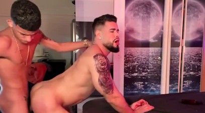 Coelhinho do Pauzão fudendo o Milionário