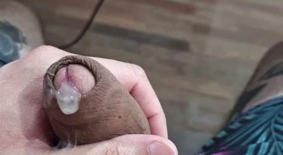NAUGHTY MAN SHOWS OFF HIS THICK PENIS
