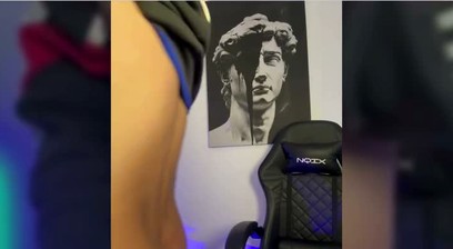 lian_fooxx masturbating touching his nipples in live 8 May 2026