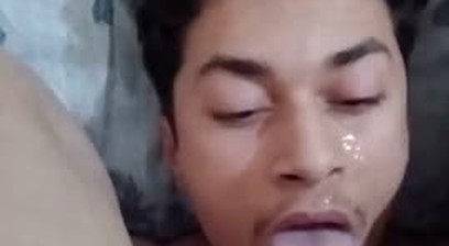 Turkish fag Burak cumming on his own face