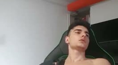 Young Jared Shaw aka Vasil Constantin cumming